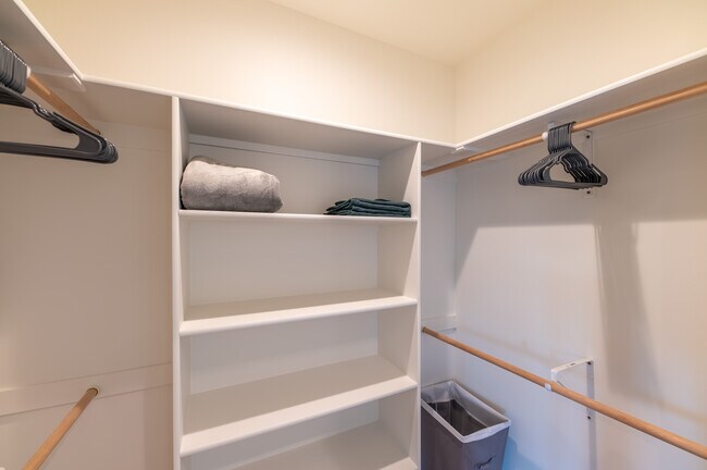 Building Photo - 833 Linstrang Wy