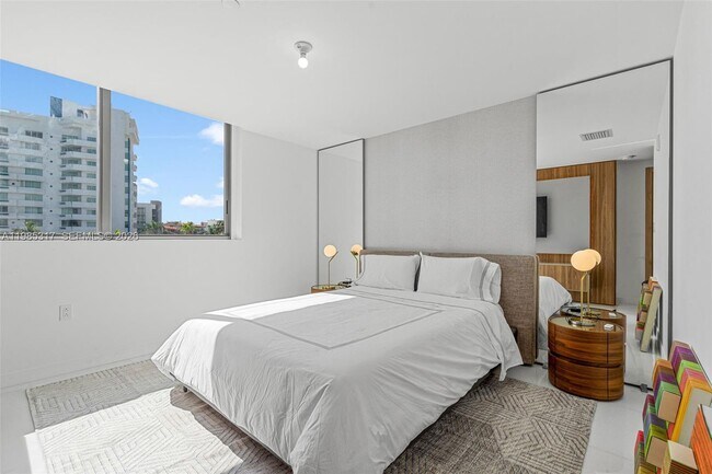 Building Photo - 1135 103rd St