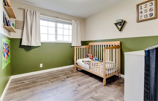 Building Photo - $500 OFF Move in Costs!!