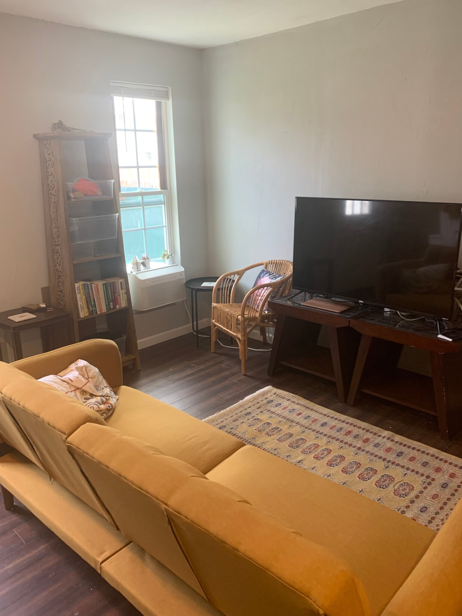 Building Photo - 220 Alamosa Ave