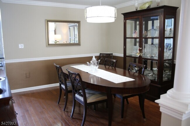 Building Photo - 18 Rosewood Ct