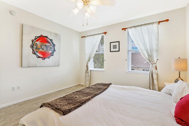 Building Photo - 276 Murcia Dr