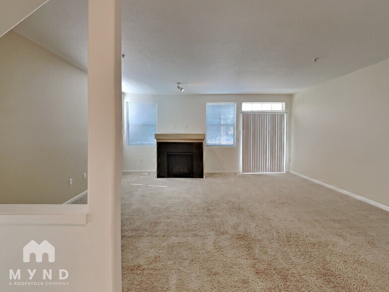 Building Photo - 15390 SW Mallard Dr