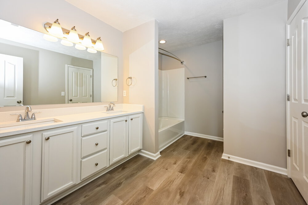 Building Photo - 336 Sarna Dr