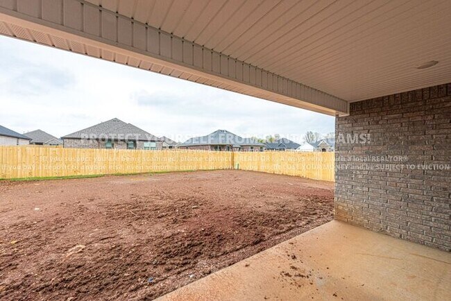 Building Photo - 371 W Tyler Rd