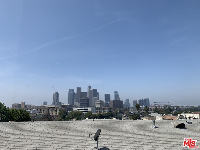Building Photo - 870 Figueroa Terrace