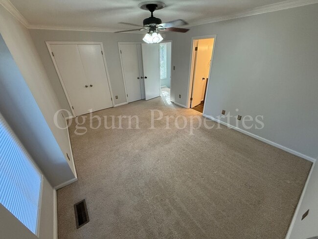 Building Photo - 2000 Ridge Brook Ct