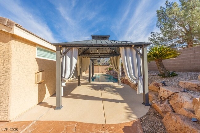 Building Photo - 8217 Cabin Springs Ave