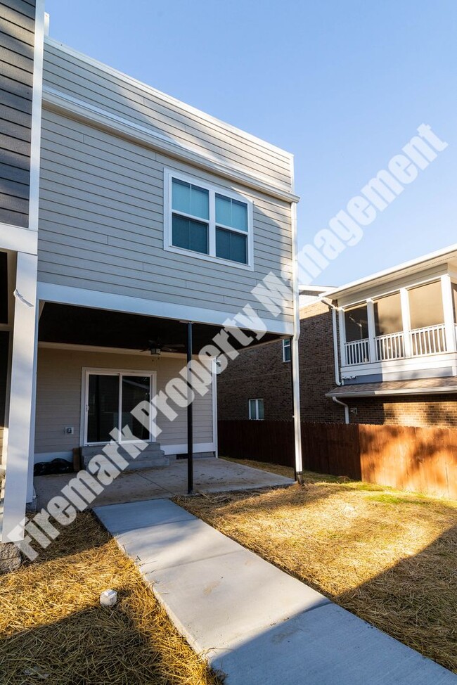 Building Photo - MOVE IN SPECIAL: $1,000 OFF 1st MONTHS REN...