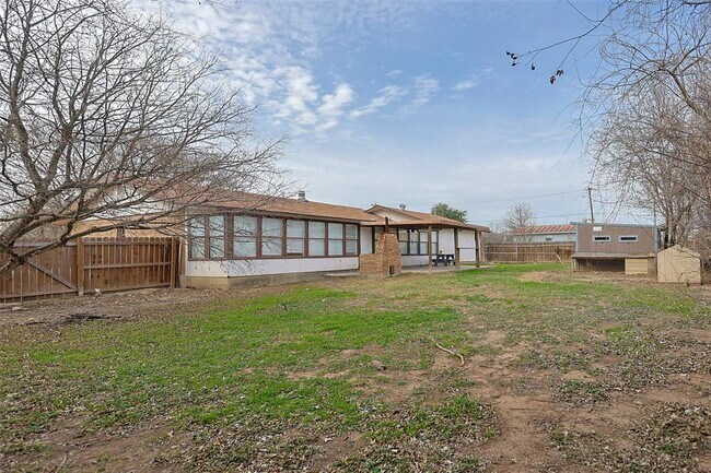 Building Photo - 111 Branch View Dr