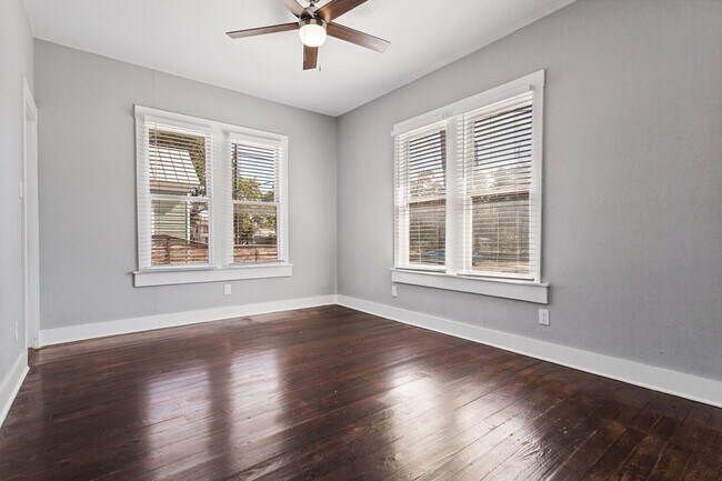 Building Photo - 1013 N Palmetto Ave
