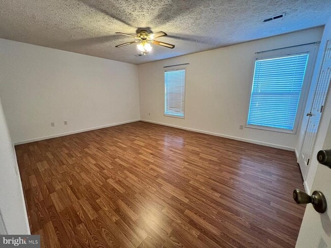 Building Photo - 46843 Planters Ct