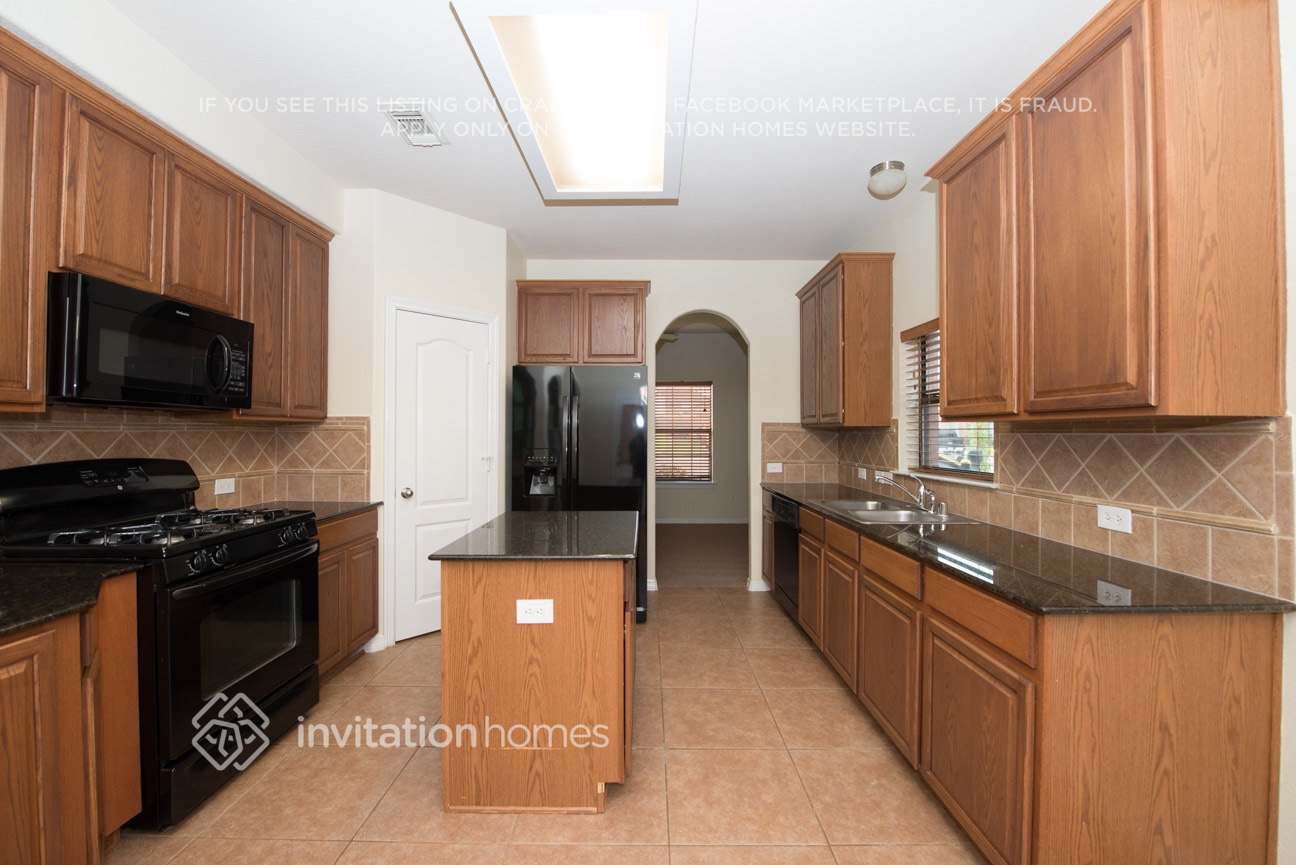 Building Photo - 2306 Siegen Dr