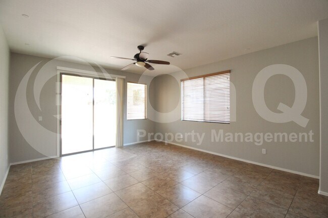 Building Photo - 4072 E Cherry Hills Dr