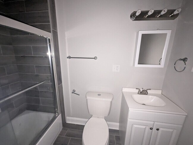 Building Photo - 39 William St