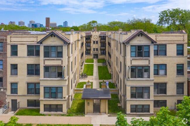 Building Photo - 5411-5421 S. Ellis Avenue