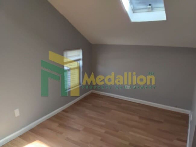 Building Photo - 1241 N Ashland Ave