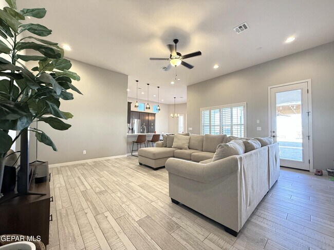 Building Photo - 7467 Smugglers Gulch Ct