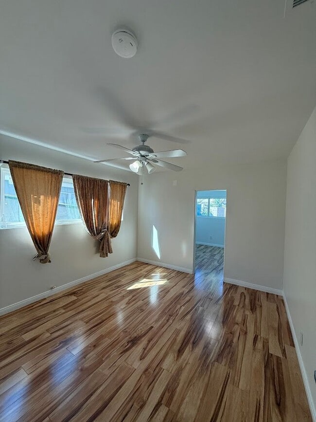 Building Photo - Beautiful 4 Bedroom, 2 Bathroom Arleta Hom...
