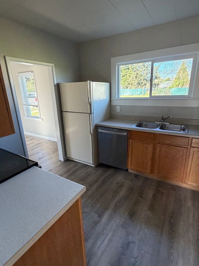 Building Photo - 3-bedroom 1 bath home