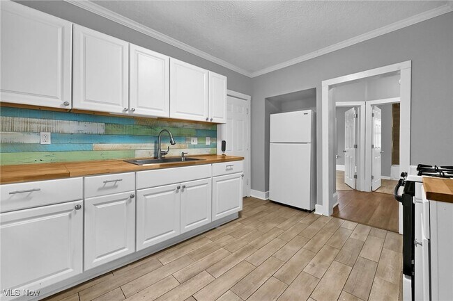 Building Photo - 3234 Euclid Heights Blvd