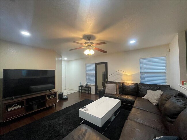 Building Photo - 1513 Coriander Dr