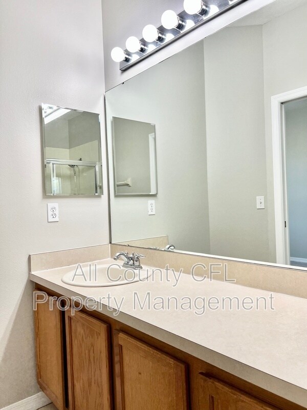 Building Photo - 9305 Jasmine Flower Ln