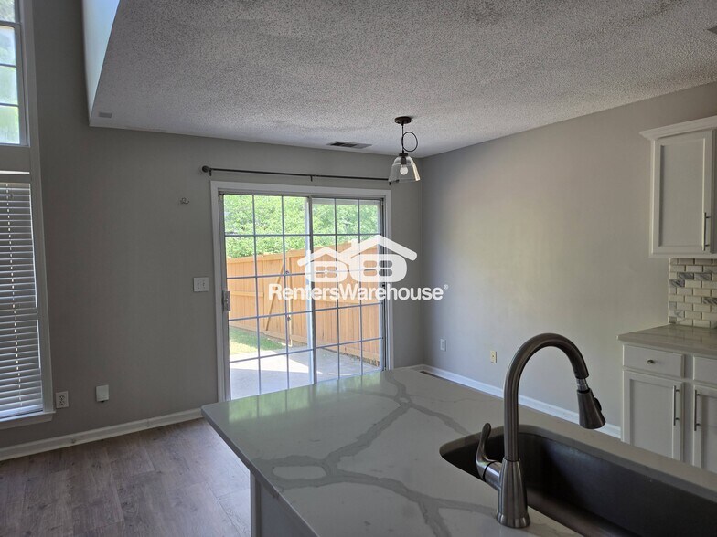 Building Photo - 2580 Alvecot Cir SE