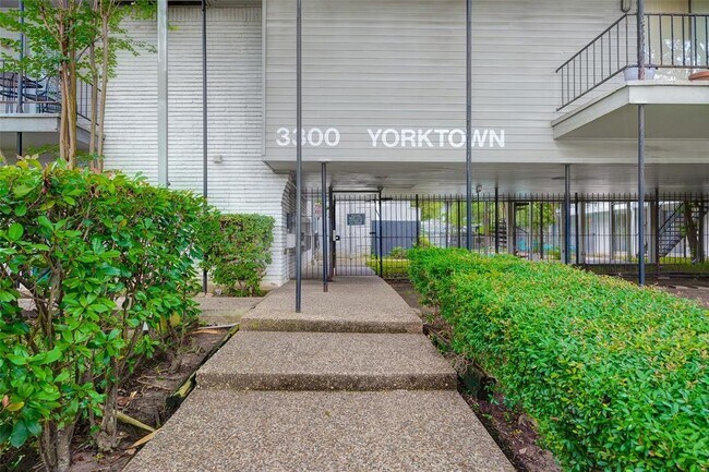 Building Photo - 3300 Yorktown Street