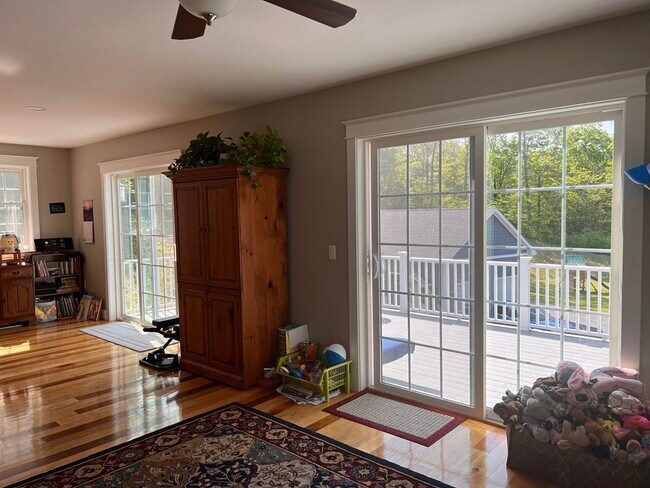 Building Photo - 543 Williamsburg Rd