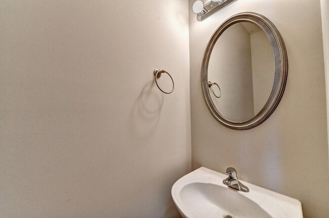 Building Photo - 1597 Liberty Pkwy NW