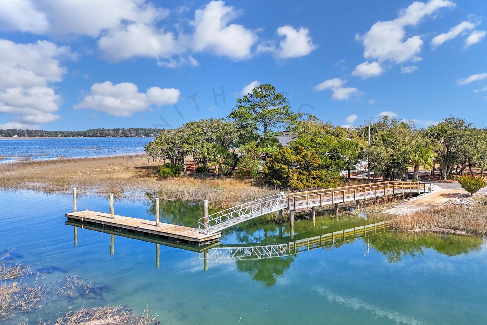 Building Photo - 245 Club Gate