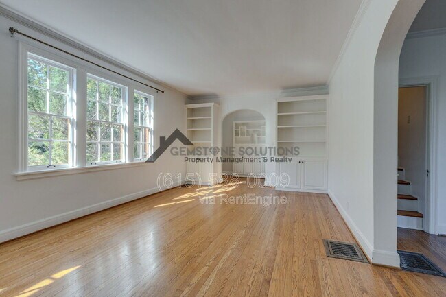 Building Photo - 502 32nd Ave S