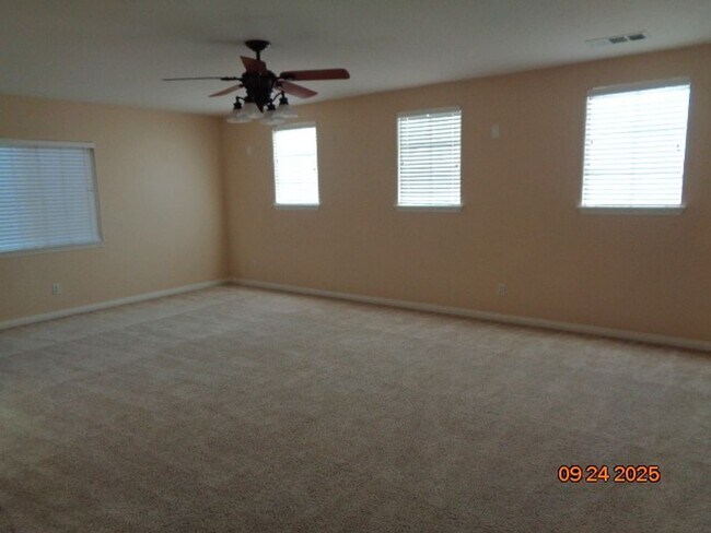 Building Photo - Spacious Quartz Hill 2 Story Home Offering 3663 sq. ft. and was Built in 2004