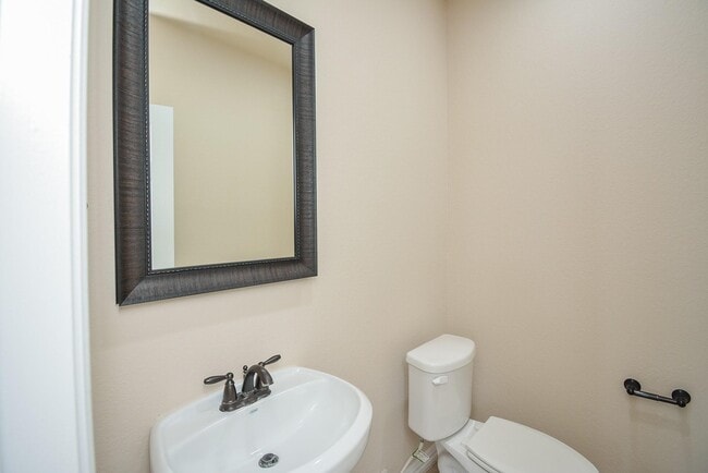 Building Photo - 19335 Stable Meadow Dr