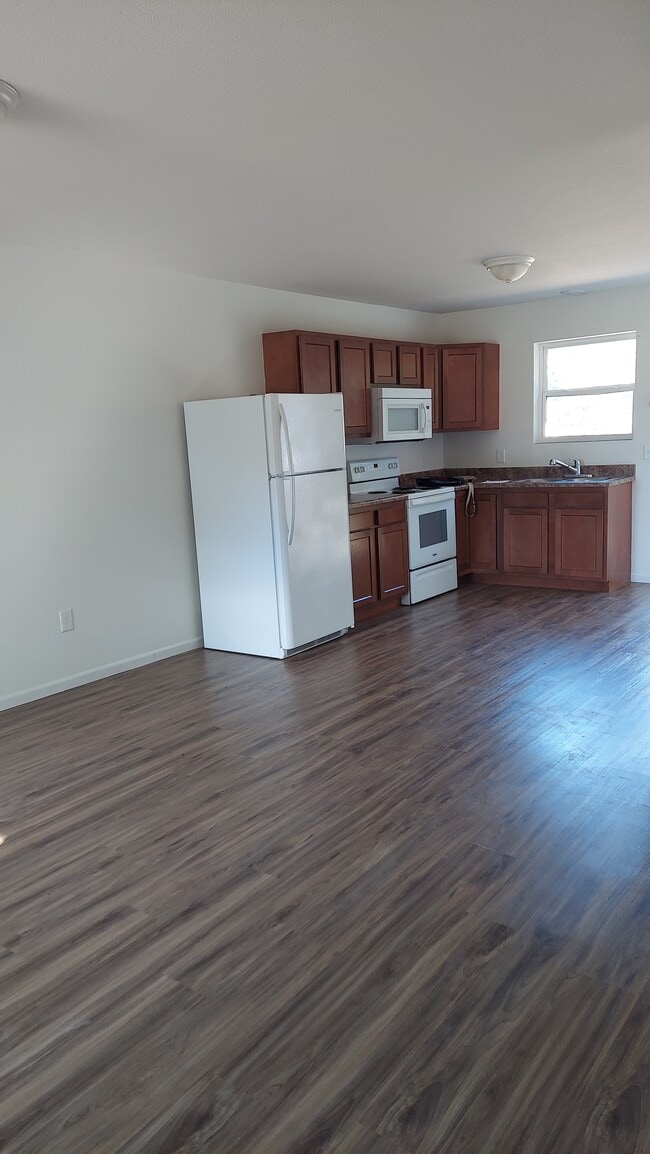 Building Photo - 522 W Breckenridge St