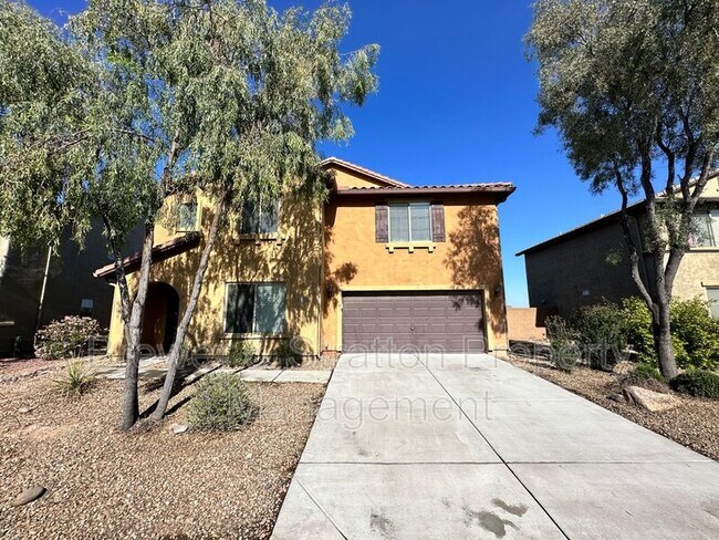 Primary Photo - 2677 N Hawthorn Dr