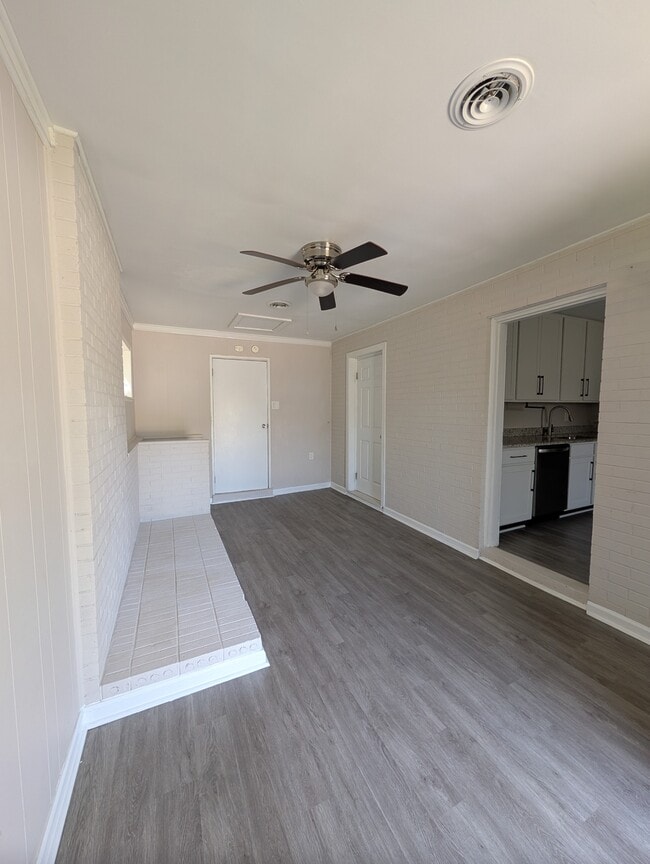 Building Photo - 120 Jenness Ln