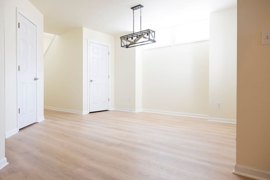 Building Photo - 984 22nd Ave