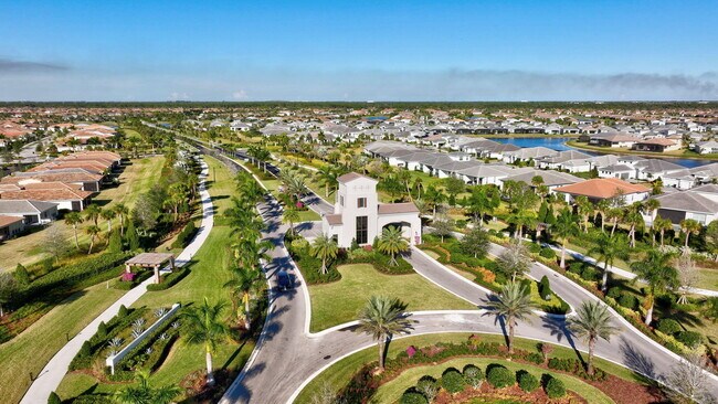 Building Photo - 11460 SW Pietra Wy