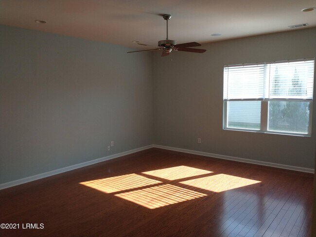 Building Photo - 38 Pennyroyal Way