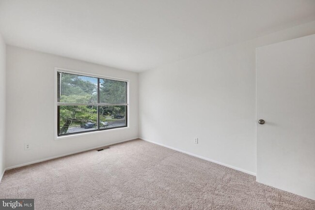 Building Photo - 9287 Chadburn Pl