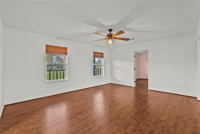 Building Photo - 14621 Cedar St