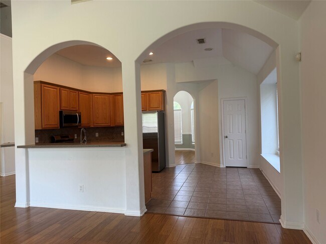 Building Photo - 38 N Regan Mead Cir