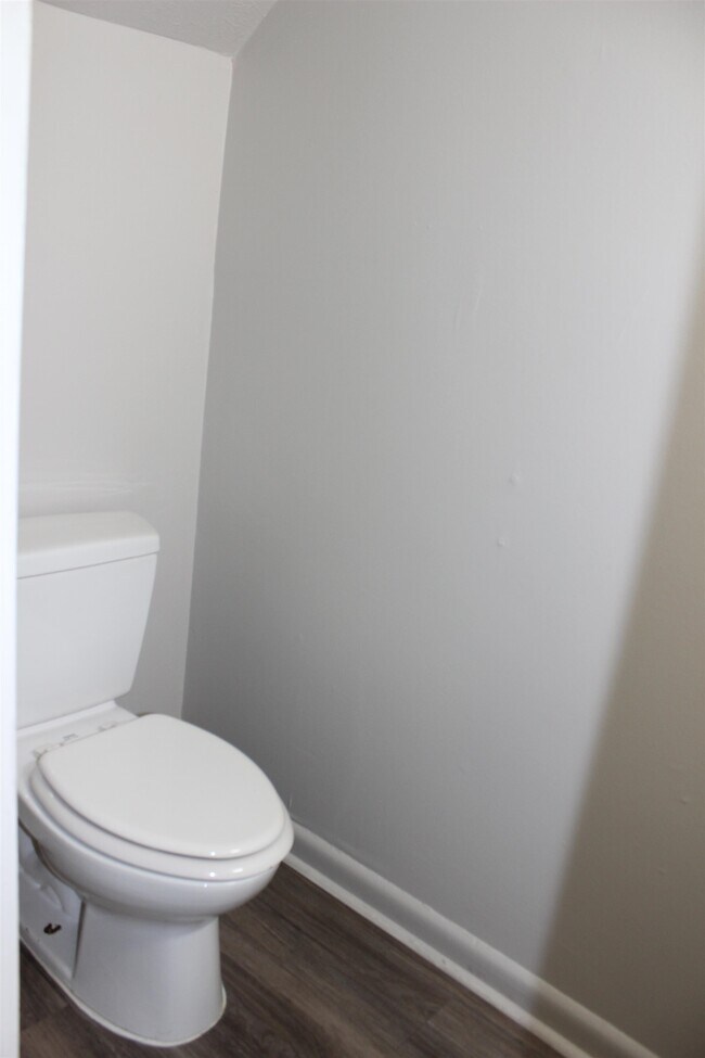 Building Photo - 409 Westwood Dr