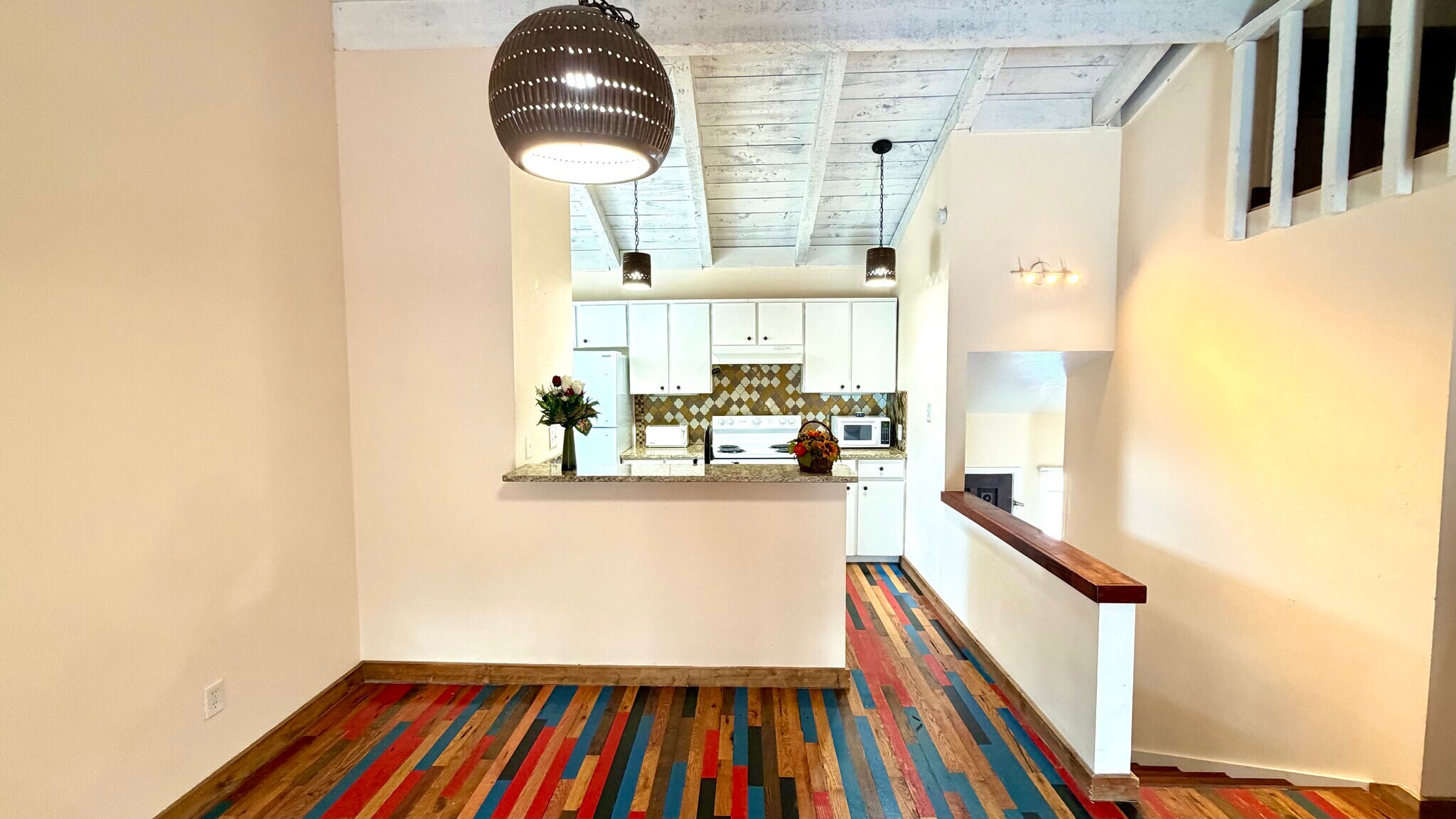 Kitchen & Dining - 207 Hi Cir N