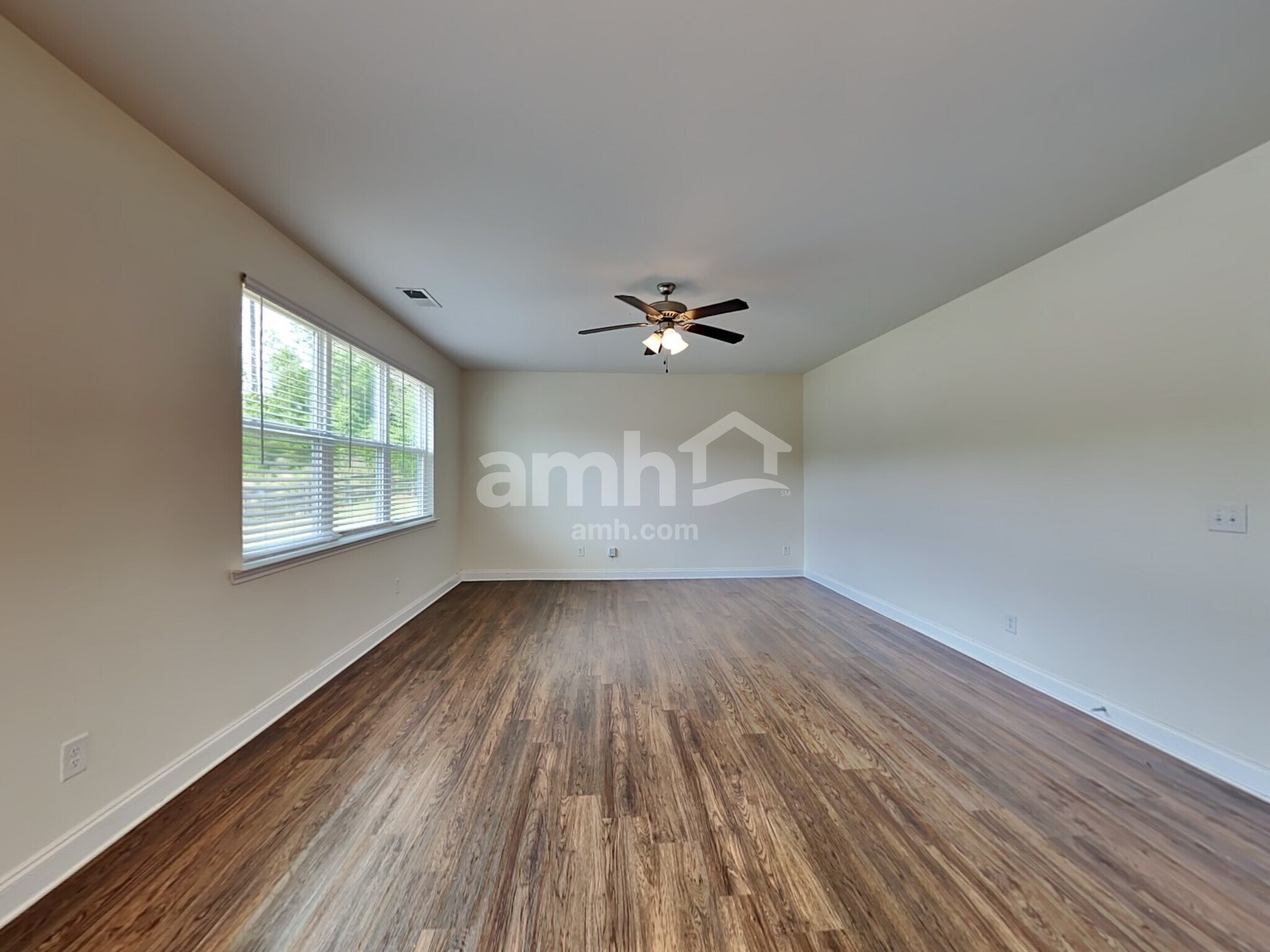 Building Photo - 353 Macroom Ct