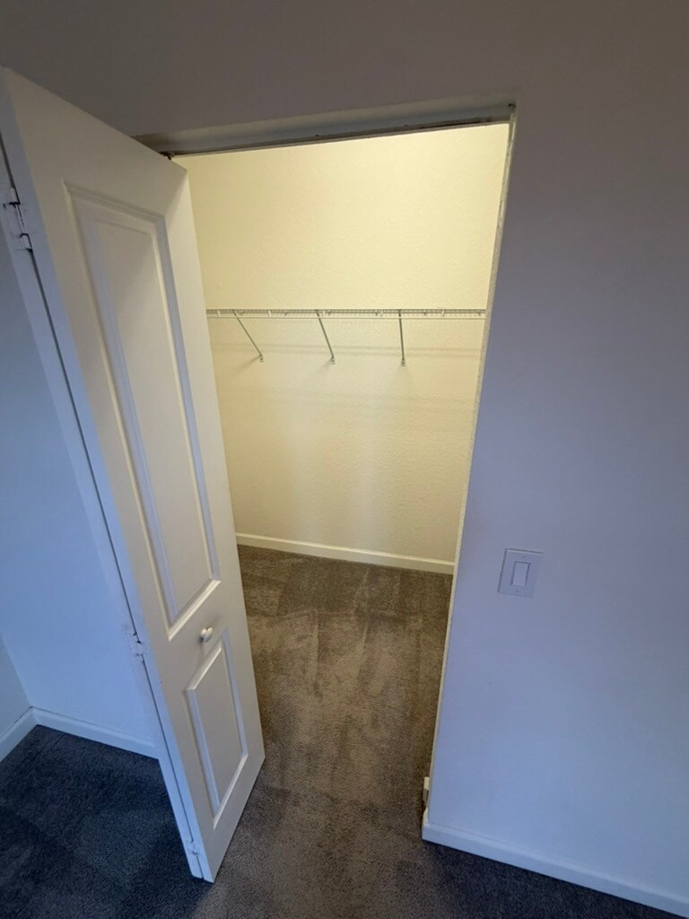 Building Photo - 21001 NE 8th Ave