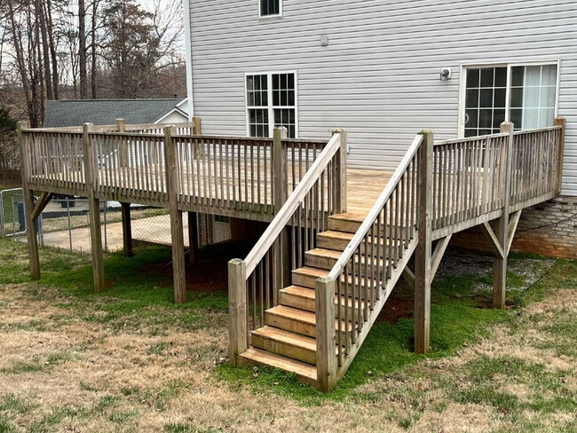 Building Photo - 145 Fiddlers Run Ct