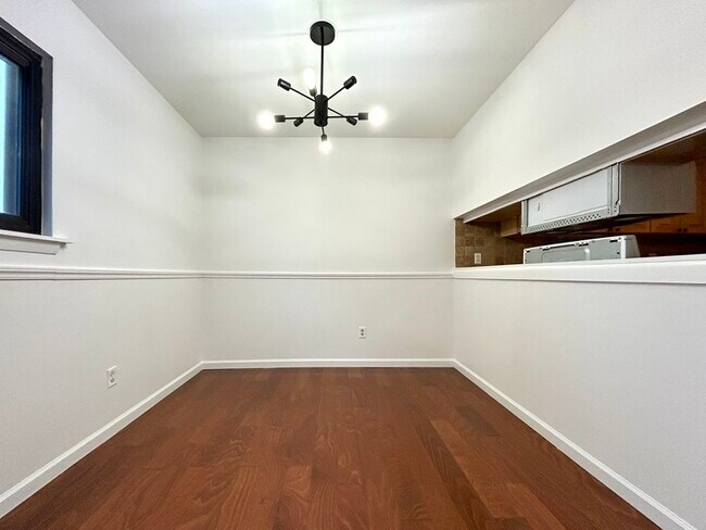 Building Photo - 1625 Merry Oaks Rd